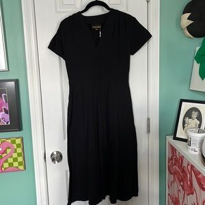 NWT Nooworks black great! Sold out! It has pockets!